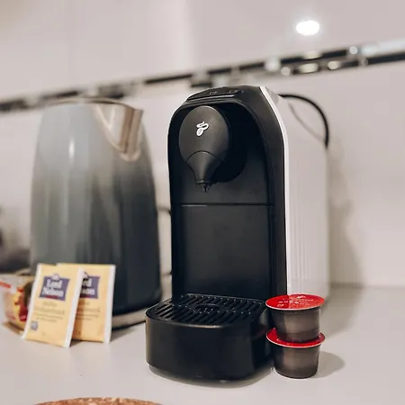 Neuwertiges Mit Schnellem Wlan, Glasfaser, Kostenlose Privatparkplatz Auch Fuer Transporter Geeignet R23 *