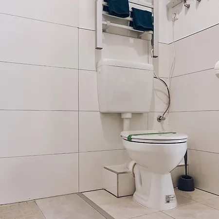 Apartman Neuwertiges Mit Schnellem Wlan, Glasfaser, Kostenlose Privatparkplatz Auch Fuer Transporter Geeignet R23