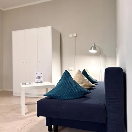 Neuwertiges Mit Schnellem Wlan, Glasfaser, Kostenlose Privatparkplatz Auch Fuer Transporter Geeignet R23 Freiberg am Neckar