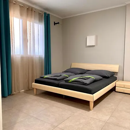 Neuwertiges Mit Schnellem Wlan, Glasfaser, Kostenlose Privatparkplatz Auch Fuer Transporter Geeignet R23 Apartman *