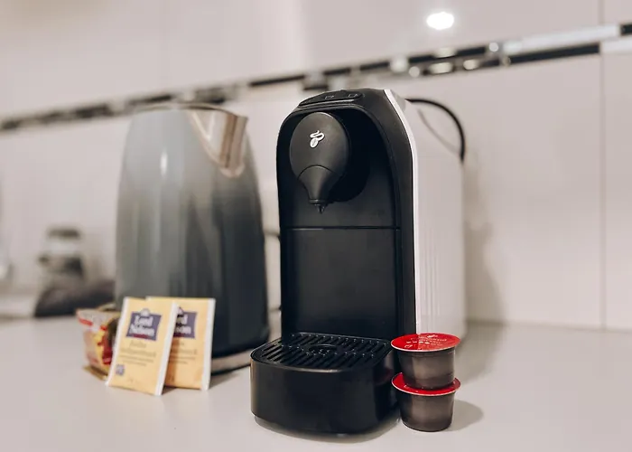 Neuwertiges Mit Schnellem Wlan, Glasfaser, Kostenlose Privatparkplatz Auch Fuer Transporter Geeignet R23 *