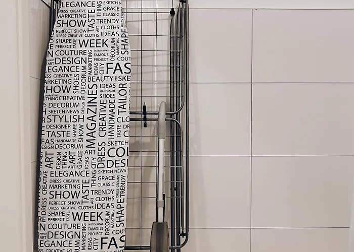 Neuwertiges Mit Schnellem Wlan, Glasfaser, Kostenlose Privatparkplatz Auch Fuer Transporter Geeignet R23 *